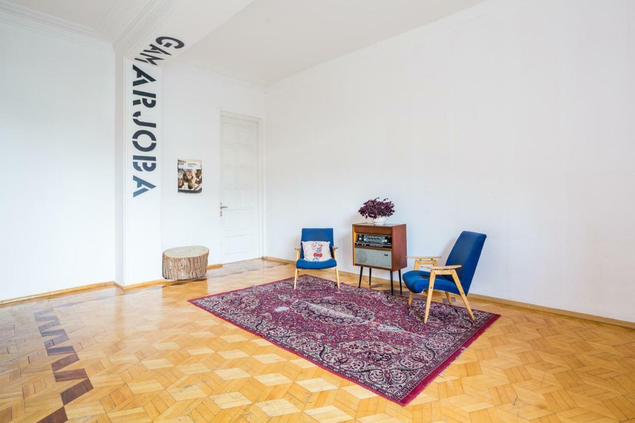 M42 Hostel Tbilisi Esterno foto